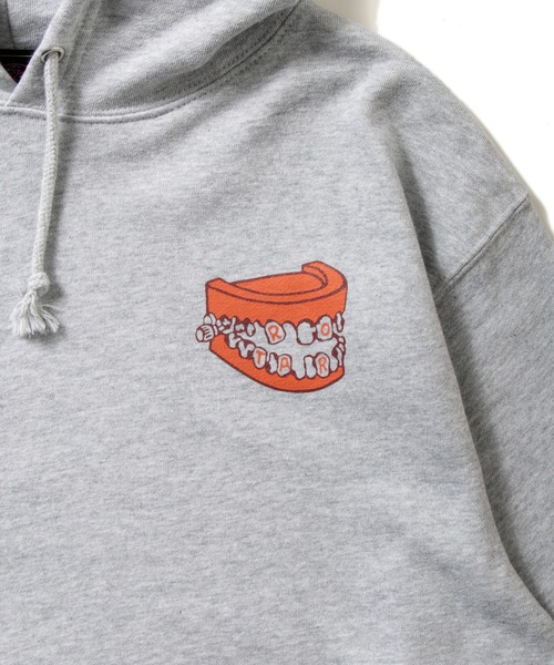 ROTAR(ローター)の「The Greedy Life PO PARKA バックプリント プルオーバー パーカー(パーカー・メンズ・ブラック/オレンジ系その他/ミックスグレー・MEDIUM/LARGE/SMALL/X-LARGE)」の6枚目の写真
