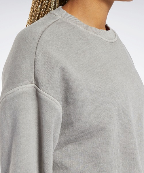 Reebok(リーボック)の「クラシックス ナチュラル ダイ スモール ロゴ スウェットシャツ / Classics Natural Dye Small Logo Sweatshirt(スウェット・レディース・ライトグレー/オフホワイト/グリーン系その他/ブルー・SMALL/MEDIUM/LARGE/X-LARGE/XX-LARGE/X-SMALL)」の7枚目の写真