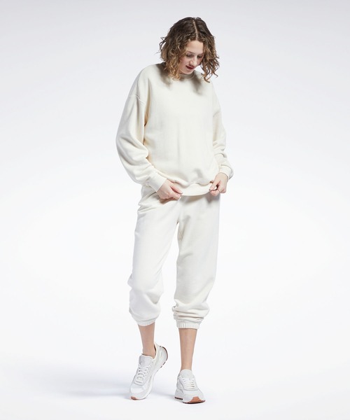 Reebok(リーボック)の「クラシックス ナチュラル ダイ スモール ロゴ スウェットシャツ / Classics Natural Dye Small Logo Sweatshirt(スウェット・レディース・ライトグレー/オフホワイト/グリーン系その他/ブルー・SMALL/MEDIUM/LARGE/X-LARGE/XX-LARGE/X-SMALL)」の15枚目の写真