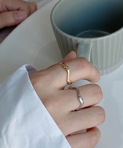 yu-ka（ユーカ）の「YU-KA : ウェーブぷっくりなみなみリング