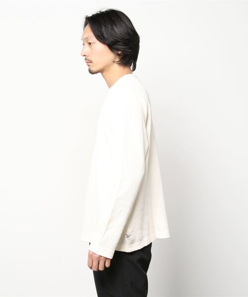 Reebok(リーボック)の「クラシックス ナチュラル ダイ ワッフル クルー スウェットシャツ / Classics Natural Dye Waffle Crew Sweatshirt(スウェット・メンズ・オフホワイト/グリーン系その他・SMALL/MEDIUM/LARGE/X-LARGE/XX-LARGE/X-SMALL/XXX-LARGE)」の7枚目の写真