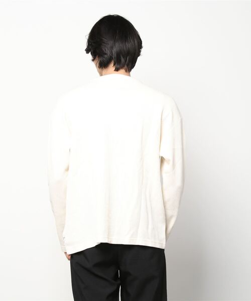 Reebok(リーボック)の「クラシックス ナチュラル ダイ ワッフル クルー スウェットシャツ / Classics Natural Dye Waffle Crew Sweatshirt(スウェット・メンズ・オフホワイト/グリーン系その他・SMALL/MEDIUM/LARGE/X-LARGE/XX-LARGE/X-SMALL/XXX-LARGE)」の5枚目の写真