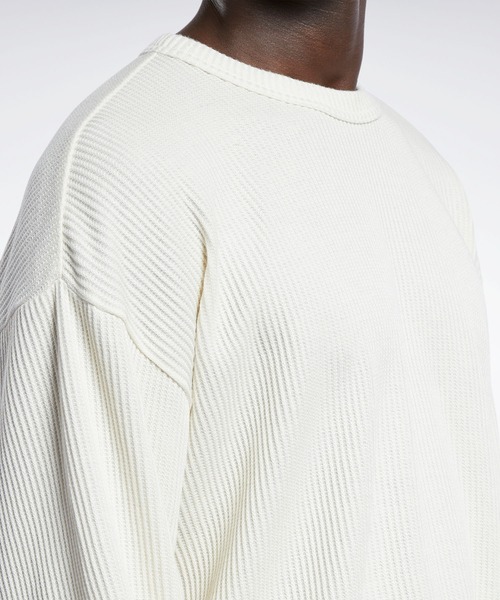 Reebok(リーボック)の「クラシックス ナチュラル ダイ ワッフル クルー スウェットシャツ / Classics Natural Dye Waffle Crew Sweatshirt(スウェット・メンズ・オフホワイト/グリーン系その他・SMALL/MEDIUM/LARGE/X-LARGE/XX-LARGE/X-SMALL/XXX-LARGE)」の4枚目の写真