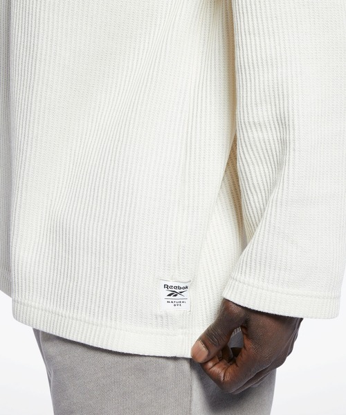Reebok(リーボック)の「クラシックス ナチュラル ダイ ワッフル クルー スウェットシャツ / Classics Natural Dye Waffle Crew Sweatshirt(スウェット・メンズ・オフホワイト/グリーン系その他・SMALL/MEDIUM/LARGE/X-LARGE/XX-LARGE/X-SMALL/XXX-LARGE)」の11枚目の写真