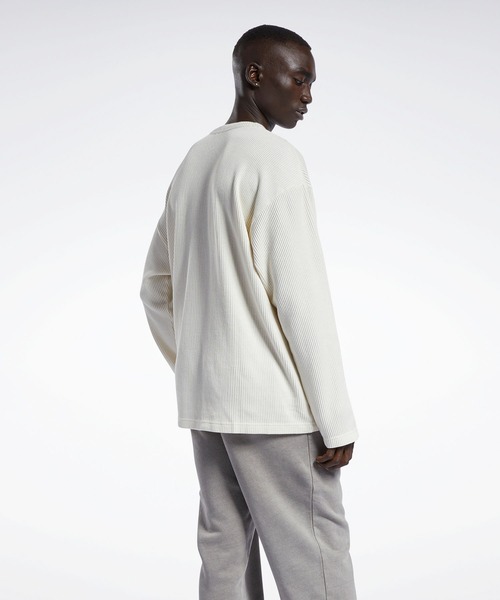 Reebok(リーボック)の「クラシックス ナチュラル ダイ ワッフル クルー スウェットシャツ / Classics Natural Dye Waffle Crew Sweatshirt(スウェット・メンズ・オフホワイト/グリーン系その他・SMALL/MEDIUM/LARGE/X-LARGE/XX-LARGE/X-SMALL/XXX-LARGE)」の6枚目の写真