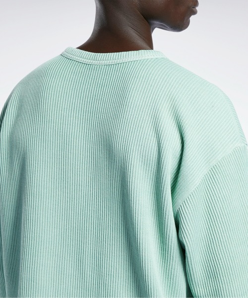 Reebok(リーボック)の「クラシックス ナチュラル ダイ ワッフル クルー スウェットシャツ / Classics Natural Dye Waffle Crew Sweatshirt(スウェット・メンズ・オフホワイト/グリーン系その他・SMALL/MEDIUM/LARGE/X-LARGE/XX-LARGE/X-SMALL/XXX-LARGE)」の15枚目の写真