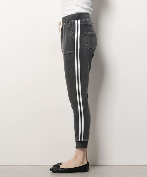 NAVY(ネイビー)の「インディゴジョガーパンツ(その他パンツ・レディース・ブラック/サックスブルー/ネイビー・M/L)」の11枚目の写真