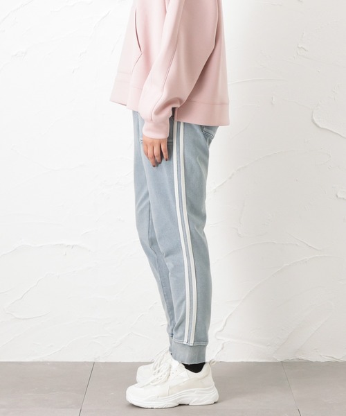 NAVY(ネイビー)の「インディゴジョガーパンツ(その他パンツ・レディース・ブラック/サックスブルー/ネイビー・M/L)」の15枚目の写真