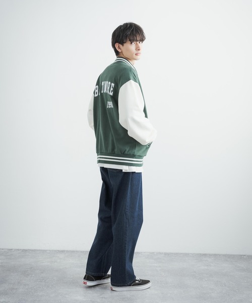 Rocky Monroe（ロッキーモンロー）の「オーバーサイズ カレッジロゴ TC裏毛 ワッペン刺繍スタジャン アワードジャケット（スタジャン・メンズ・チャコールグレー/ブラック/ネイビー/サックスブルー/グリーン/マスタード/グレイッシュベージュ・LL/M/L）」の9枚目の写真