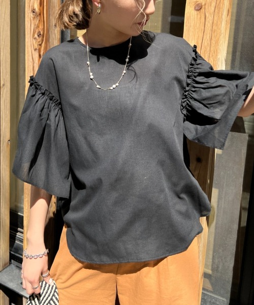 Chez toi(シェトワ)の「TCボイルフリルスリーブブラウス(シャツ/ブラウス・レディース・オフホワイト/ブラック/オレンジ・FREE)」の2枚目の写真