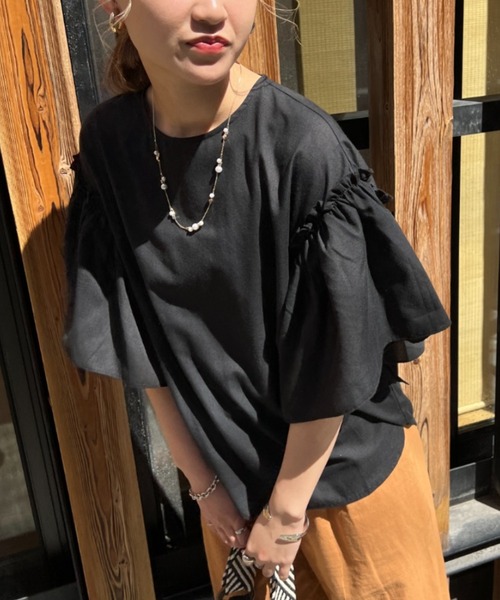 Chez toi(シェトワ)の「TCボイルフリルスリーブブラウス(シャツ/ブラウス・レディース・オフホワイト/ブラック/オレンジ・FREE)」の4枚目の写真