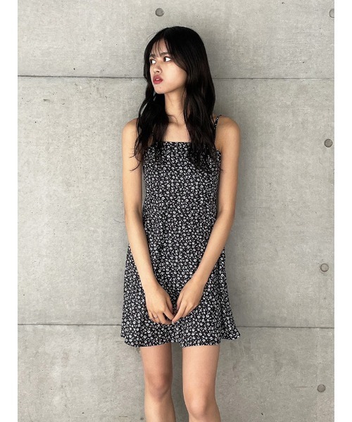 ENVYM(アンビー)の「フラワーパターンキャミOP(ワンピース・レディース・ブラック/レッド/グリーン・FREE)」の15枚目の写真