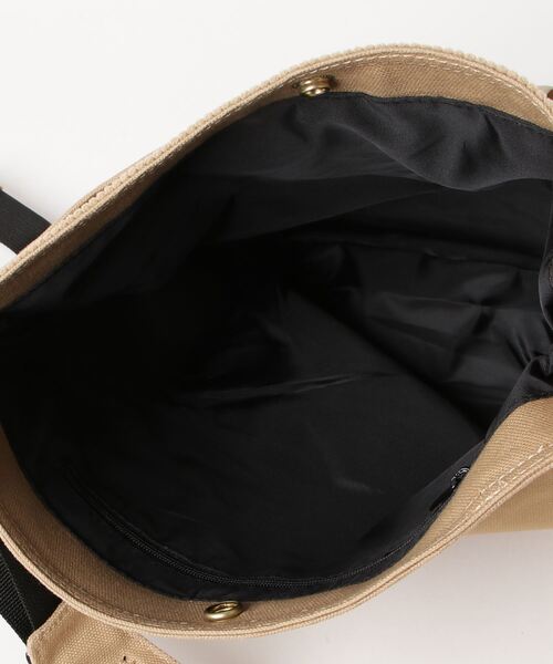 Carhartt WIP（カーハートダブリューアイピー）の「MEDLEY SHOULDER BAG（ショルダーバッグ・メンズ・ブラック/ライトブラウン・ONE SIZE）」の5枚目の写真