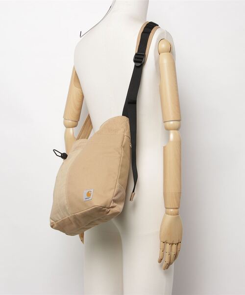 Carhartt WIP（カーハートダブリューアイピー）の「MEDLEY SHOULDER BAG（ショルダーバッグ・メンズ・ブラック/ライトブラウン・ONE SIZE）」の6枚目の写真