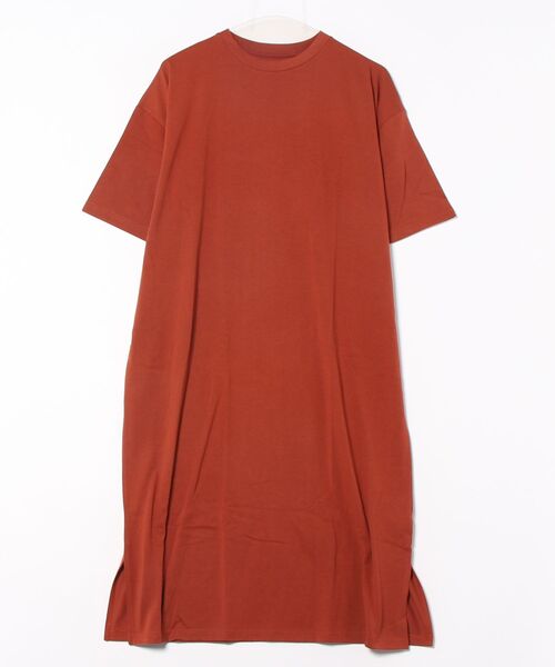 zootie（ズーティー）の「【着回しの効くストレートシルエット】 URBAN PLUS TEEワンピース（ワンピース・レディース・ライトピンク/ネイビー/グレイッシュブルー/ライトブルー/グレイッシュベージュ/ライトカーキ/イエロー系その他/ブラック/オフホワイト/チャコール/ラベンダー/アイボリー/スモークピンク/ライトベージュ/ブラウン系その他/ダークグリーン/テラコッタ・フリー/マキシ丈）」の6枚目の写真