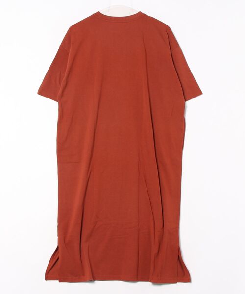 zootie（ズーティー）の「【着回しの効くストレートシルエット】 URBAN PLUS TEEワンピース（ワンピース・レディース・ライトピンク/ネイビー/グレイッシュブルー/ライトブルー/グレイッシュベージュ/ライトカーキ/イエロー系その他/ブラック/オフホワイト/チャコール/ラベンダー/アイボリー/スモークピンク/ライトベージュ/ブラウン系その他/ダークグリーン/テラコッタ・フリー/マキシ丈）」の19枚目の写真