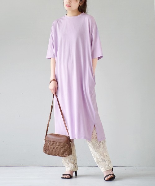 zootie（ズーティー）の「【着回しの効くストレートシルエット】 URBAN PLUS TEEワンピース（ワンピース・レディース・ライトピンク/ネイビー/グレイッシュブルー/ライトブルー/グレイッシュベージュ/ライトカーキ/イエロー系その他/ブラック/オフホワイト/チャコール/ラベンダー/アイボリー/スモークピンク/ライトベージュ/ブラウン系その他/ダークグリーン/テラコッタ・フリー/マキシ丈）」の14枚目の写真