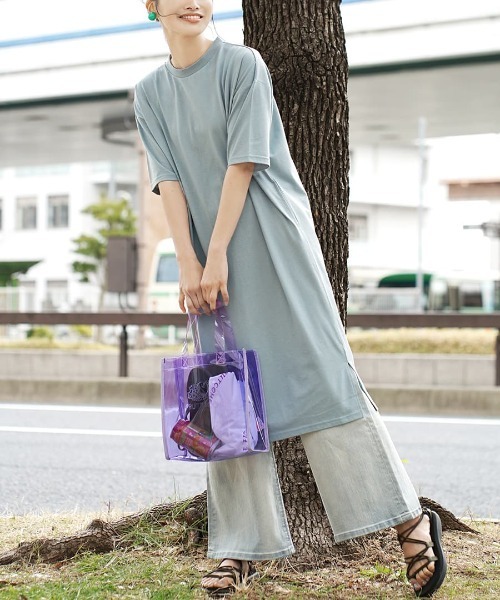 zootie（ズーティー）の「【着回しの効くストレートシルエット】 URBAN PLUS TEEワンピース（ワンピース・レディース・ライトピンク/ネイビー/グレイッシュブルー/ライトブルー/グレイッシュベージュ/ライトカーキ/イエロー系その他/ブラック/オフホワイト/チャコール/ラベンダー/アイボリー/スモークピンク/ライトベージュ/ブラウン系その他/ダークグリーン/テラコッタ・フリー/マキシ丈）」の11枚目の写真