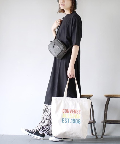 zootie（ズーティー）の「【着回しの効くストレートシルエット】 URBAN PLUS TEEワンピース（ワンピース・レディース・ライトピンク/ネイビー/グレイッシュブルー/ライトブルー/グレイッシュベージュ/ライトカーキ/イエロー系その他/ブラック/オフホワイト/チャコール/ラベンダー/アイボリー/スモークピンク/ライトベージュ/ブラウン系その他/ダークグリーン/テラコッタ・フリー/マキシ丈）」の3枚目の写真