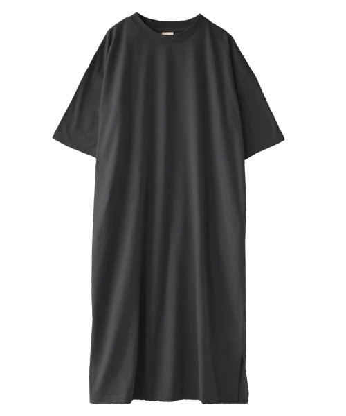 zootie（ズーティー）の「【着回しの効くストレートシルエット】 URBAN PLUS TEEワンピース（ワンピース・レディース・ライトピンク/ネイビー/グレイッシュブルー/ライトブルー/グレイッシュベージュ/ライトカーキ/イエロー系その他/ブラック/オフホワイト/チャコール/ラベンダー/アイボリー/スモークピンク/ライトベージュ/ブラウン系その他/ダークグリーン/テラコッタ・フリー/マキシ丈）」の22枚目の写真