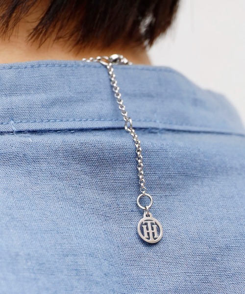 TOMMY HILFIGER(トミーヒルフィガー)の「TOMMY HILFIGER/トミーヒルフィガー STAINLESS STEEL DISK MEDALLION NECKLACE ラウンドロゴネックレス(ネックレス・メンズ・シルバー・FREE)」の14枚目の写真