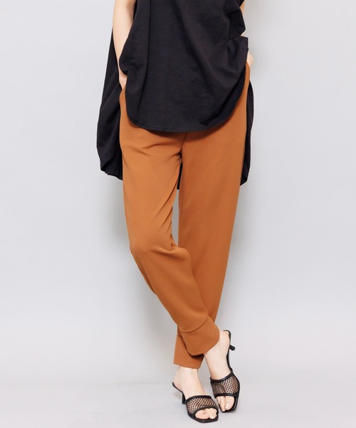 mili an deni（ミリアンデニ）の「ペアスキンバックスリットジョガーパンツ（スラックス・レディース・ブラック/キャメル/チャコールグレー/アイボリー/ネイビー・L/M）」の5枚目の写真