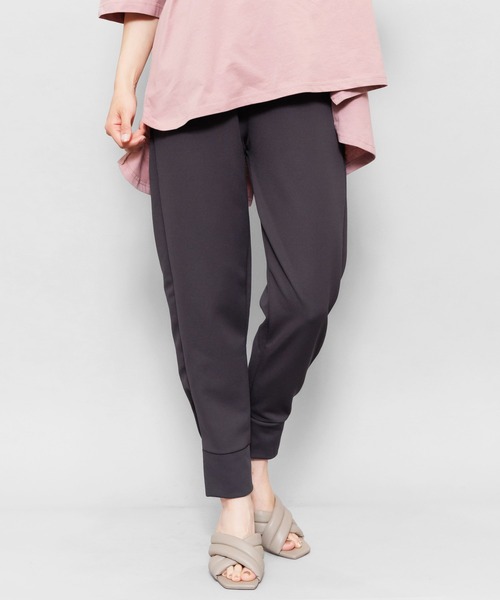 mili an deni（ミリアンデニ）の「ペアスキンバックスリットジョガーパンツ（スラックス・レディース・ブラック/キャメル/チャコールグレー/アイボリー/ネイビー・L/M）」の2枚目の写真