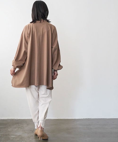 mili an deni（ミリアンデニ）の「ペアスキンバックスリットジョガーパンツ（スラックス・レディース・ブラック/キャメル/チャコールグレー/アイボリー/ネイビー・L/M）」の10枚目の写真