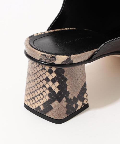 TOMORROWLAND （トゥモローランド）の「FABIO RUSCONI カバード チャンキーヒールサンダル（サンダル・レディース・ブラック系その他・38/36/37）」の3枚目の写真