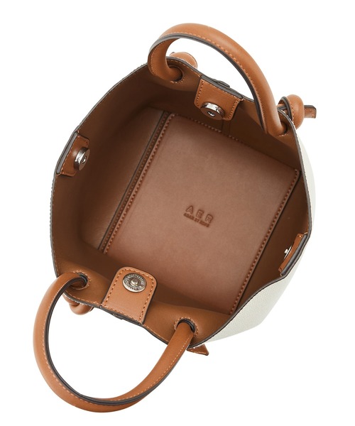 ADAM ET ROPE'(アダムエロペ)の「【一部直営店舗・WEB限定】ダブルシルェットMINIバッグ(ハンドバッグ・レディース・ブラック/グレー系その他/キャメル・FREE)」の4枚目の写真