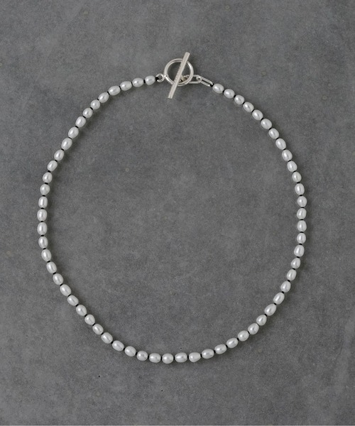 ISOLATION（アイソレーション）の「【ISOLATION / アイソレーション】Tiny Pearl Necklace / タイニーパール マンテルネックレス（ネックレス・レディース・ホワイト×ブラック・38cm）」の2枚目の写真