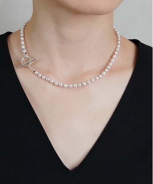 ISOLATION（アイソレーション）の「【ISOLATION / アイソレーション】Tiny Pearl Necklace / タイニーパール マンテルネックレス（ネックレス・レディース・ホワイト×ブラック・38cm）」の13枚目の写真