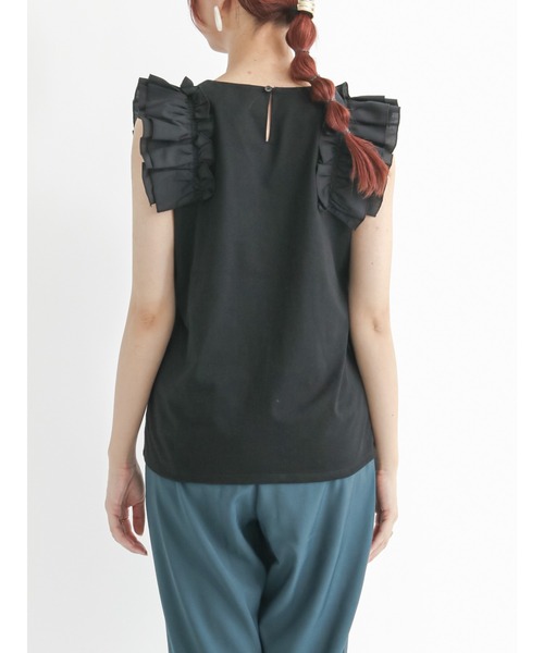 Te chichi TERRASSE（テチチテラス）の「◎フリル袖プルオーバー（ニット/セーター・レディース・ブラック/オフホワイト/カーキ・ﾌﾘ-）」の9枚目の写真