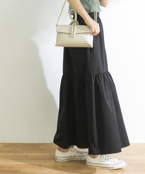 URBAN RESEARCH（アーバンリサーチ）の「タフタティアードスカート（スカート・レディース・ベージュ系その他/ブラック・38/36）」の15枚目の写真