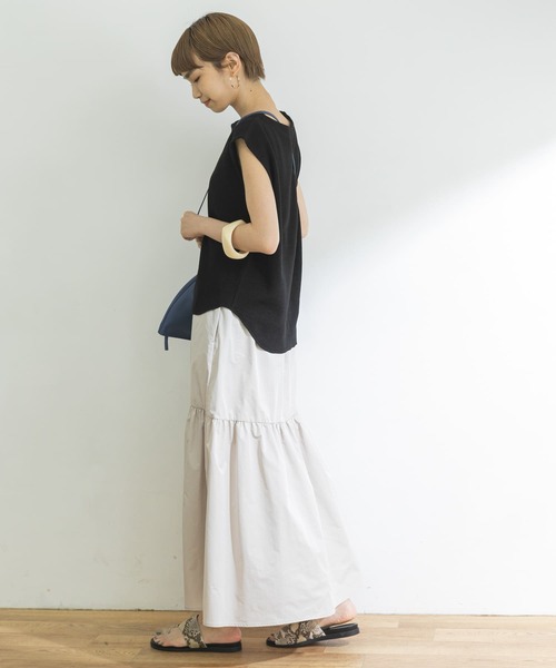 URBAN RESEARCH（アーバンリサーチ）の「タフタティアードスカート（スカート・レディース・ベージュ系その他/ブラック・38/36）」の11枚目の写真