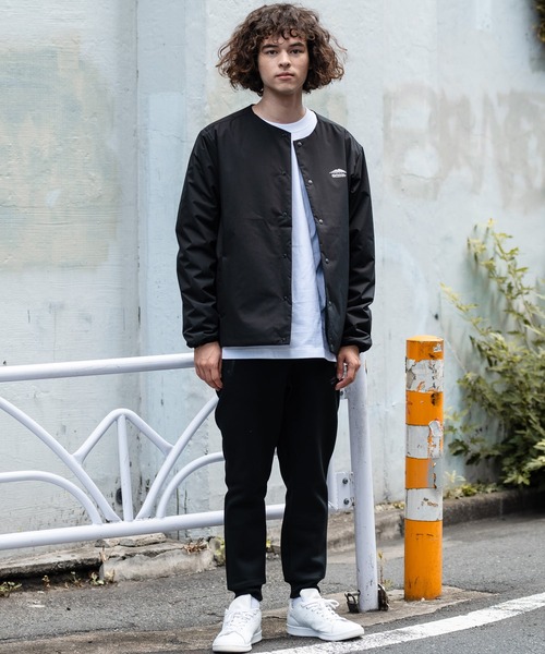OUTDOOR PRODUCTS(アウトドアプロダクツ)の「【OUTDOOR PRODUCTS/アウトドアプロダクツ】ノーカラー中綿ブルゾン 撥水 防風 ストレッチ 防花粉 紫外線対策機能 ワンポイントブランドロゴ(ブルゾン・メンズ・カーキ/ブラック/チャコールグレー・MEDIUM/LARGE/X-LARGE)」の4枚目の写真
