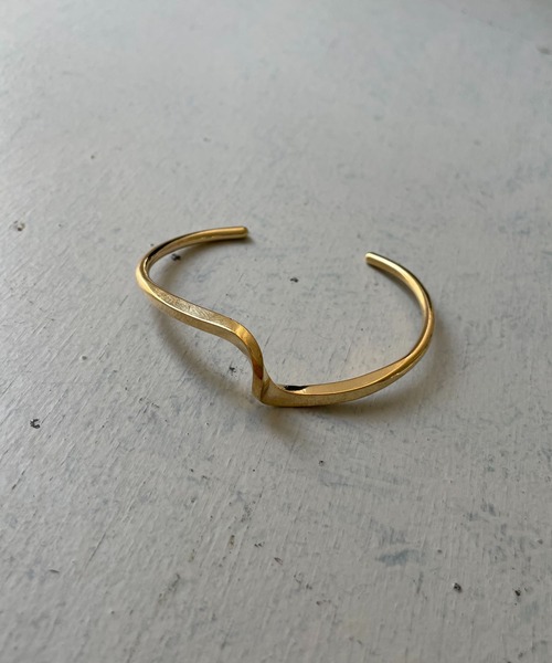 CLEIO（クレイオ）の「【cheriella】ウェーブニュアンスバングル（バングル/リストバンド・レディース・ゴールド/シルバー・FREE）」の11枚目の写真