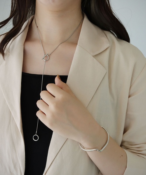 CLEIO（クレイオ）の「【cheriella】ウェーブニュアンスバングル（バングル/リストバンド・レディース・ゴールド/シルバー・FREE）」の8枚目の写真