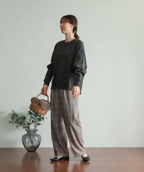 URBAN RESEARCH DOORS（アーバンリサーチドアーズ）の「スウェットクルーネックプルオーバー（スウェット・レディース・グレー/ベージュ/スミクロ・MEDIUM）」の21枚目の写真