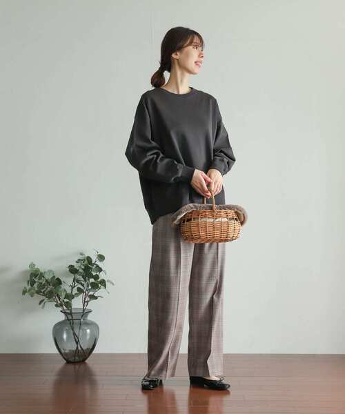 URBAN RESEARCH DOORS（アーバンリサーチドアーズ）の「スウェットクルーネックプルオーバー（スウェット・レディース・グレー/ベージュ/スミクロ・MEDIUM）」の22枚目の写真