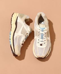 NIKE（ナイキ）の「NIKE W ZOOM VOMERO 5 “OATMEAL” / ナイキ W ズーム 