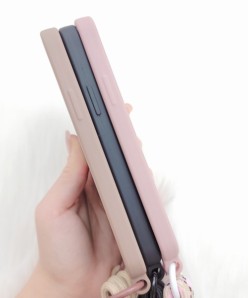 Lace Ladies(レースレディース)の「ネックストラップ付 シリコンiPhoneケース(スマホケース/カバー・レディース・ブラック/モカ/ピンク・A/C/D/F/G/K/I/P/Q/O/T/U/V/W/15D/15 )」の4枚目の写真