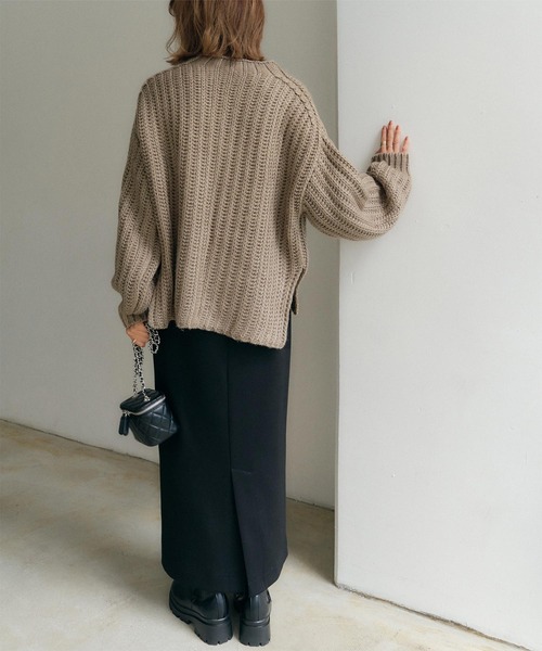 titivate(ティティベイト)の「スタンドネックワイドチャンキーニット(ニット/セーター・レディース・オレンジ/アイボリー/グレイッシュベージュ・FREE)」の13枚目の写真