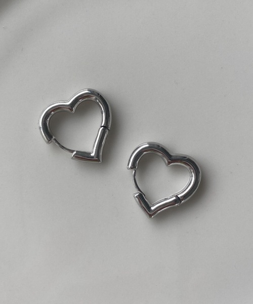 iso（イソ）の「ハートフープピアス（ピアス（両耳用）・レディース・シルバー/ゴールド・FREE）」の13枚目の写真