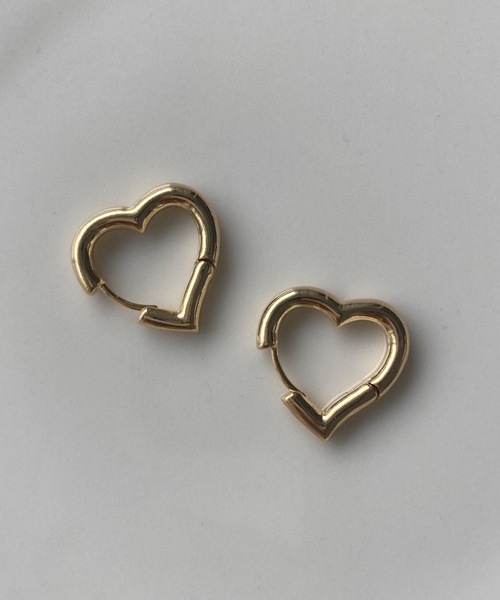 iso（イソ）の「ハートフープピアス（ピアス（両耳用）・レディース・シルバー/ゴールド・FREE）」の8枚目の写真