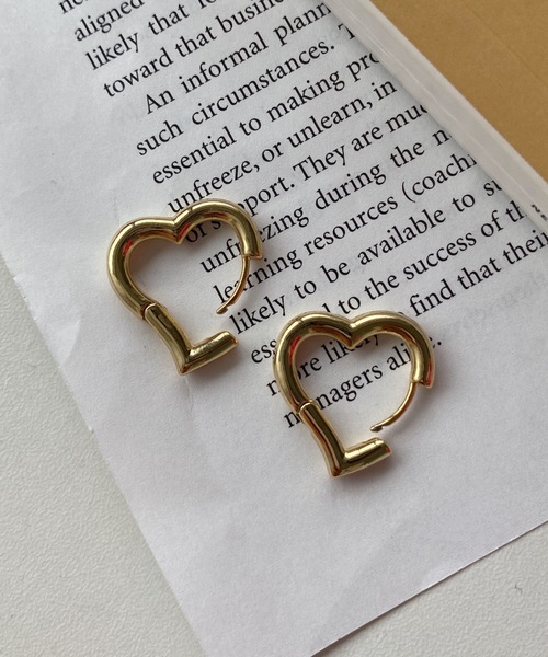 iso（イソ）の「ハートフープピアス（ピアス（両耳用）・レディース・シルバー/ゴールド・FREE）」の7枚目の写真