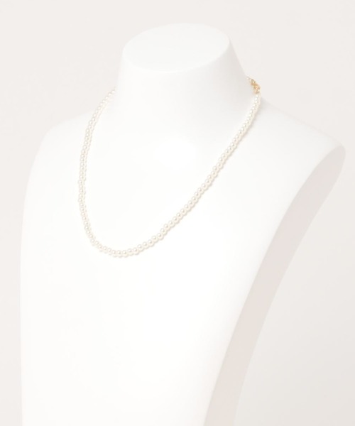 Catherine Cottage(キャサリンコテージ)の「4mmパールビーズネックレス(ネックレス・キッズ・ホワイト・FREE)」の4枚目の写真