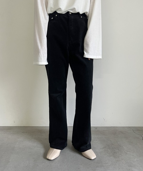 cona(コナ)の「【ZOZO限定】コーデュロイセミフレアパンツ(その他パンツ・レディース・ブラック/アイボリー/ブラウン・FREE)」の2枚目の写真