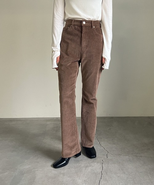 cona(コナ)の「【ZOZO限定】コーデュロイセミフレアパンツ(その他パンツ・レディース・ブラック/アイボリー/ブラウン・FREE)」の21枚目の写真