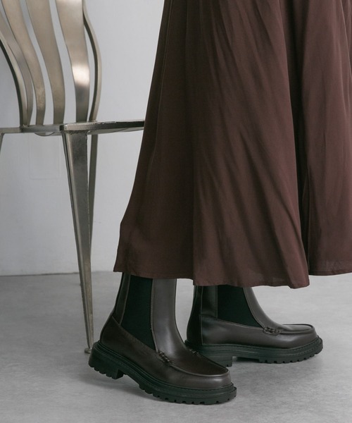 KBF（ケイビーエフ）の「モカシントゥサイドゴアブーツ（ブーツ・レディース・ダークブラウン/ブラック・38/37/36）」の6枚目の写真